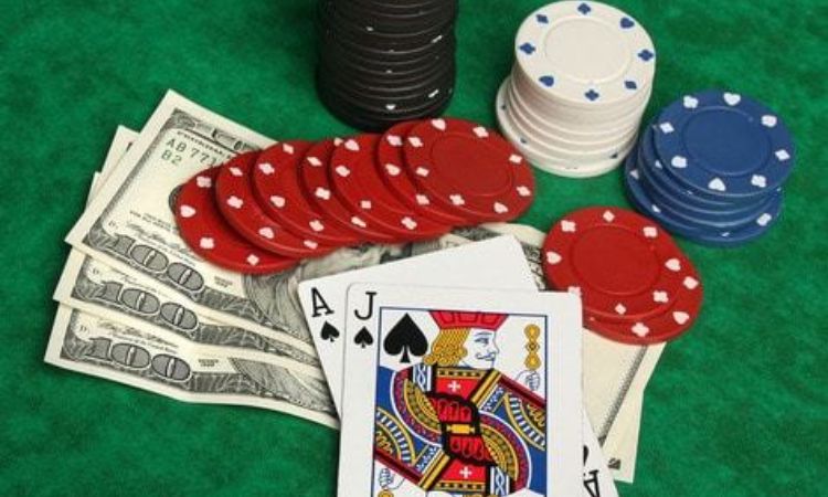 How to play Blackjack effectively when playing at an online casino