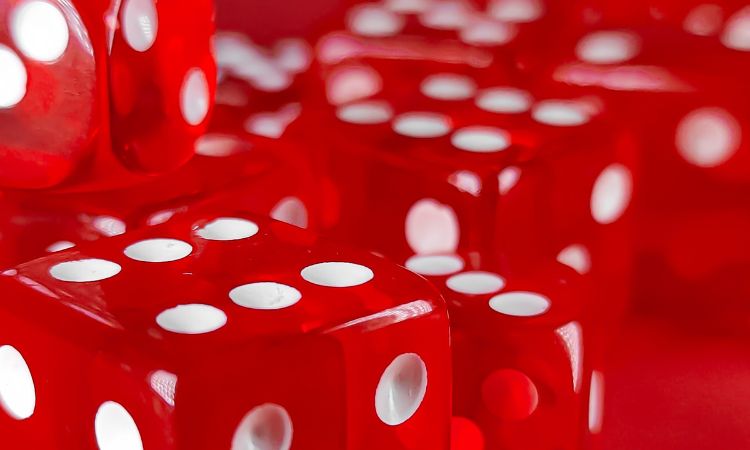 Should Martingale Betting Strategy Be Used in Baccarat